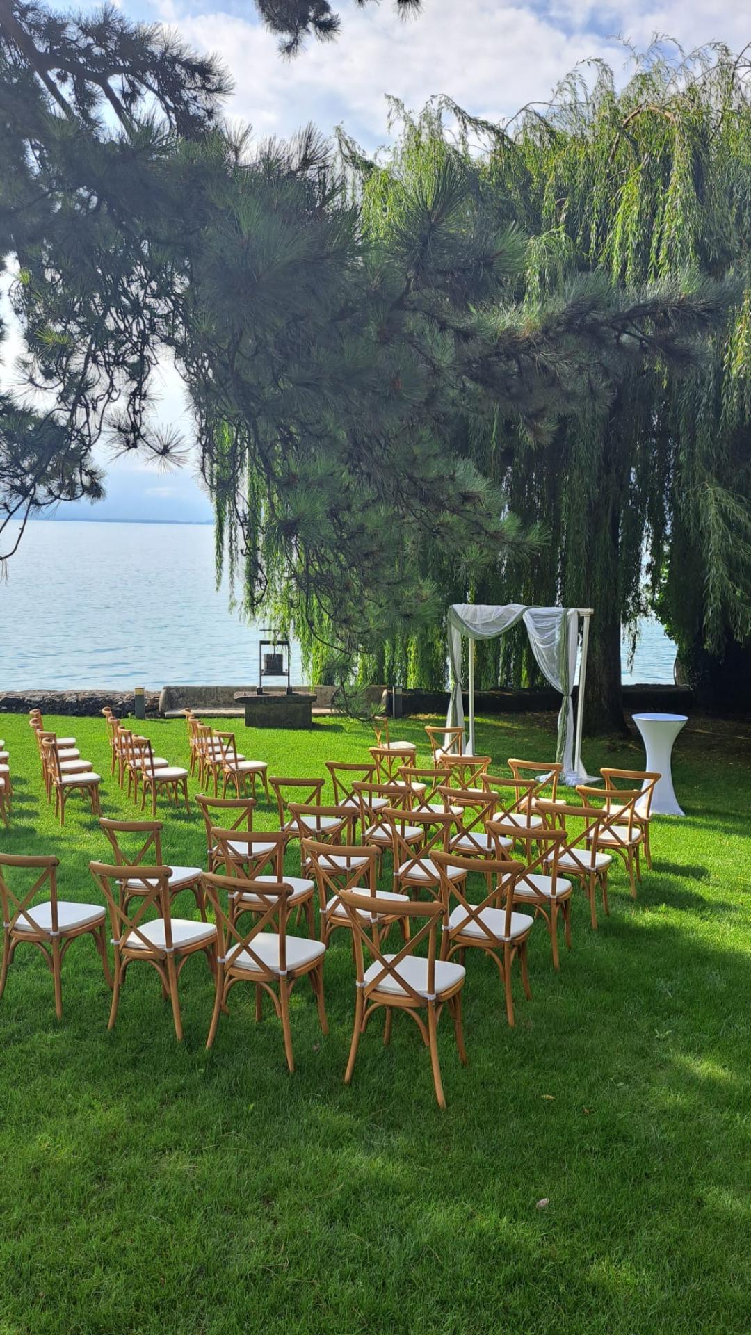 lieu au bord du lac léman et location de mobilier