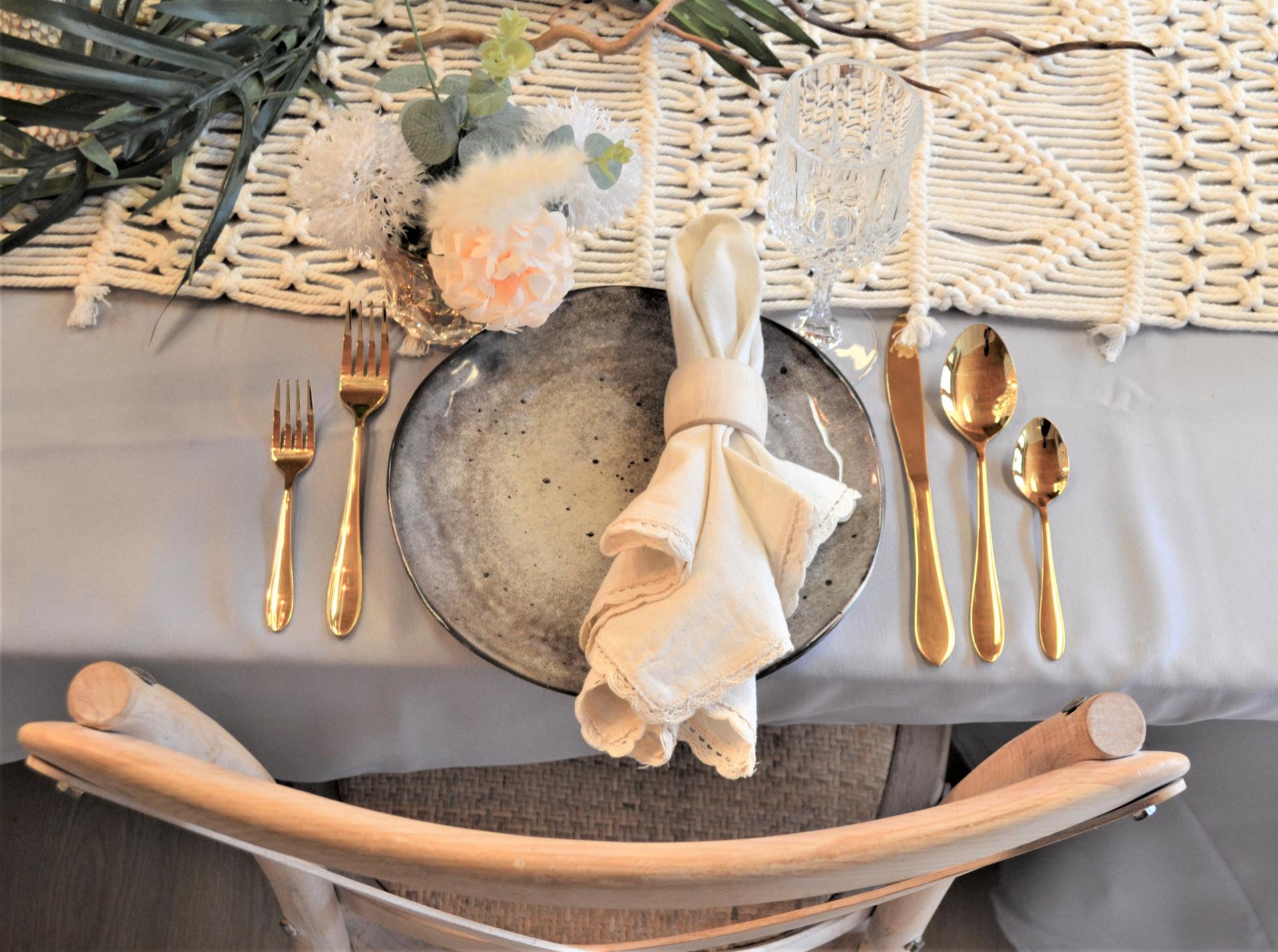 Location valais Cuisine vaiselle mobilier